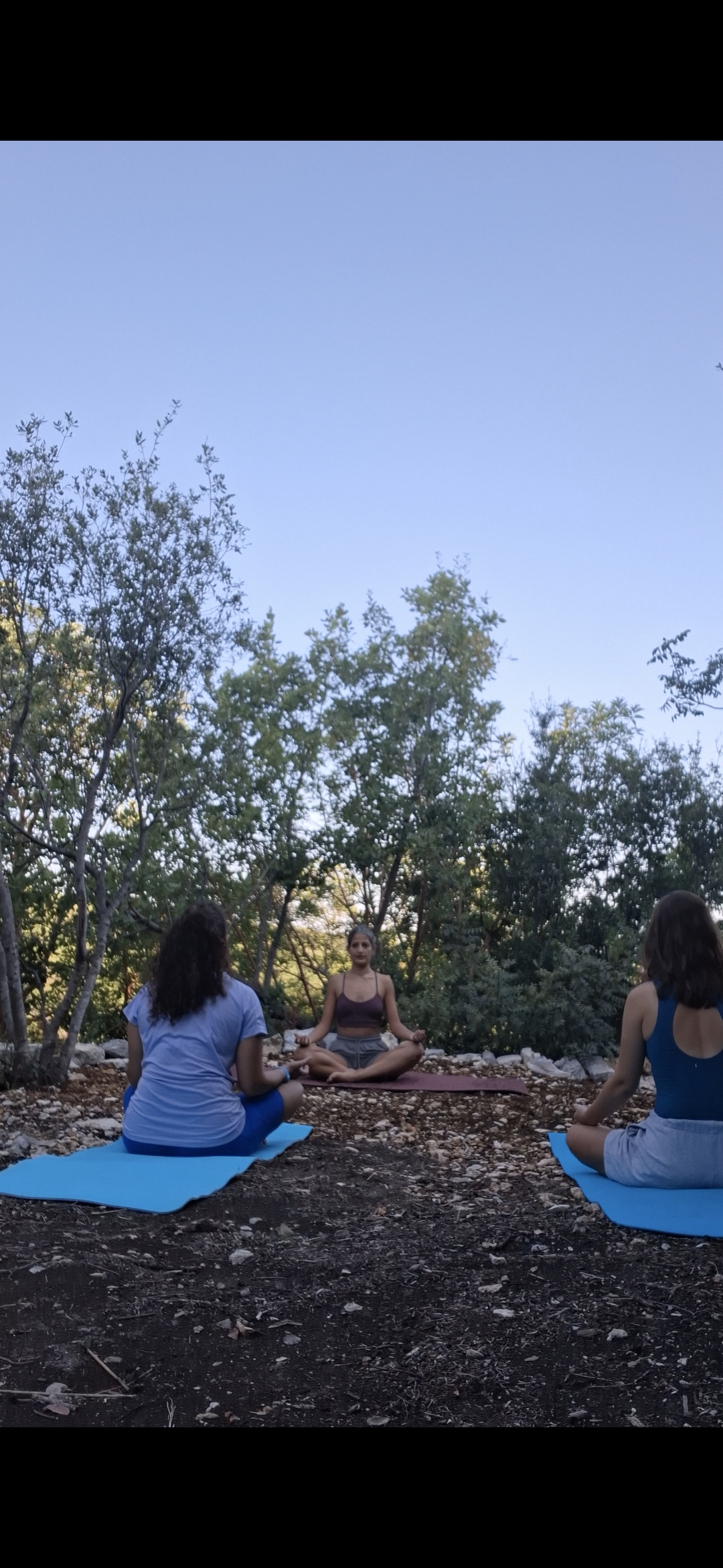 Brise yoga practice